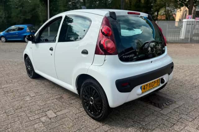 Peugeot 107 (2012) thumbnail 6