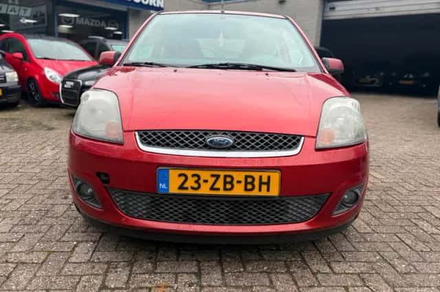 Ford Fiesta (2007) thumbnail 2
