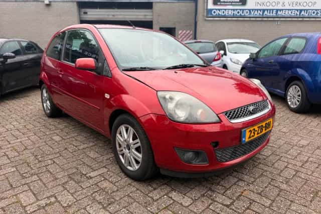 Ford Fiesta (2007) thumbnail 3