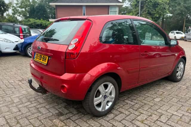 Ford Fiesta (2007) thumbnail 5