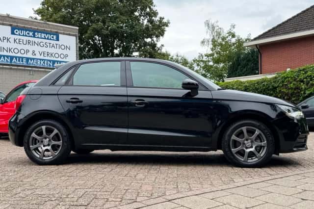 Audi A1 (2012) thumbnail 4
