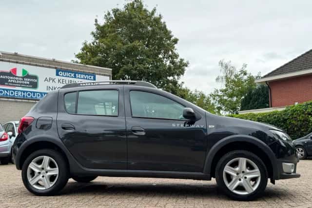 Dacia Sandero (2014) thumbnail 4