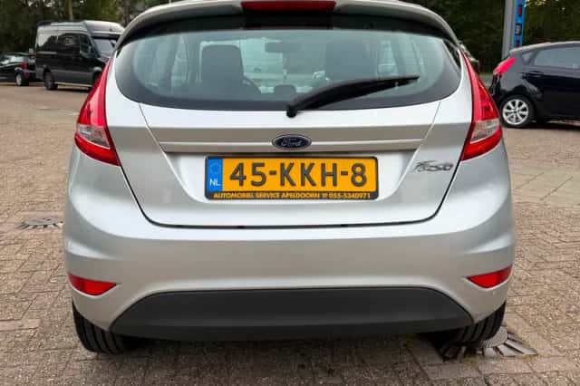 Ford Fiesta (2010) thumbnail 6