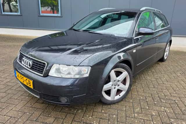 Audi A4 (2004) thumbnail 1