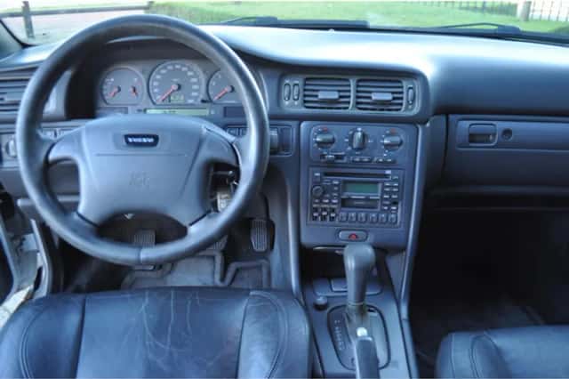 Volvo C70 (2004) thumbnail 4