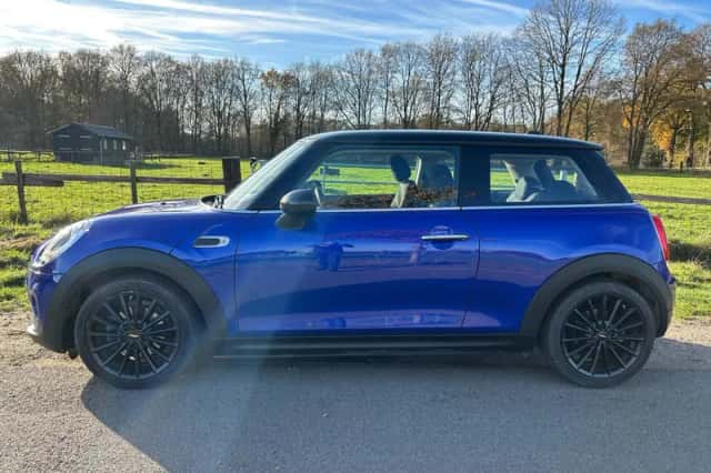 MINI Cooper (2018) thumbnail 3