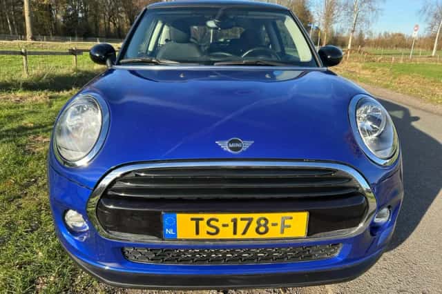 MINI Cooper (2018) thumbnail 5