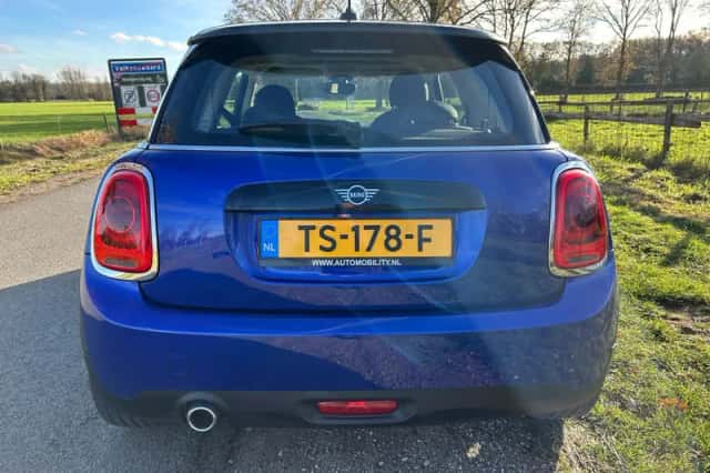 MINI Cooper (2018) thumbnail 6