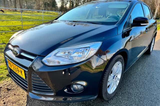 Ford Focus (2014) thumbnail 1