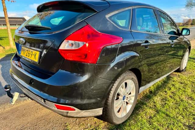 Ford Focus (2014) thumbnail 2