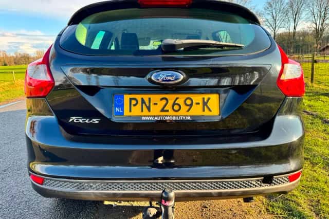 Ford Focus (2014) thumbnail 5