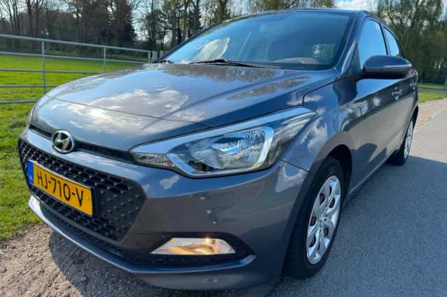 Hyundai i20 (2015) thumbnail 1