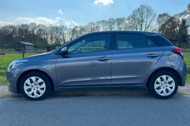 Hyundai i20 (2015) thumbnail 3
