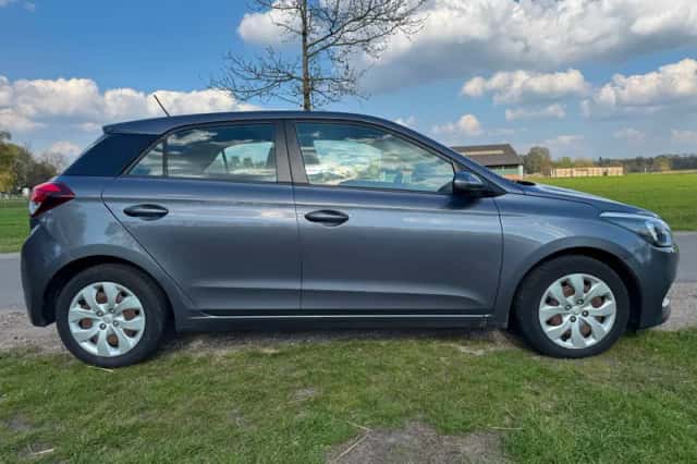 Hyundai i20 (2015) thumbnail 4