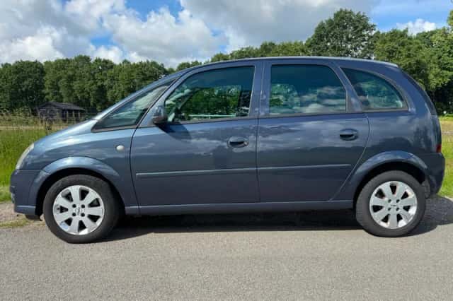 Opel Meriva (2008) thumbnail 3