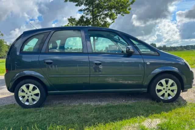 Opel Meriva (2008) thumbnail 4