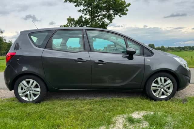 Opel Meriva (2011) thumbnail 4