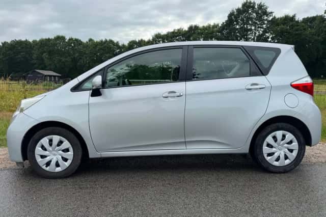 Toyota Verso S (2013) thumbnail 3