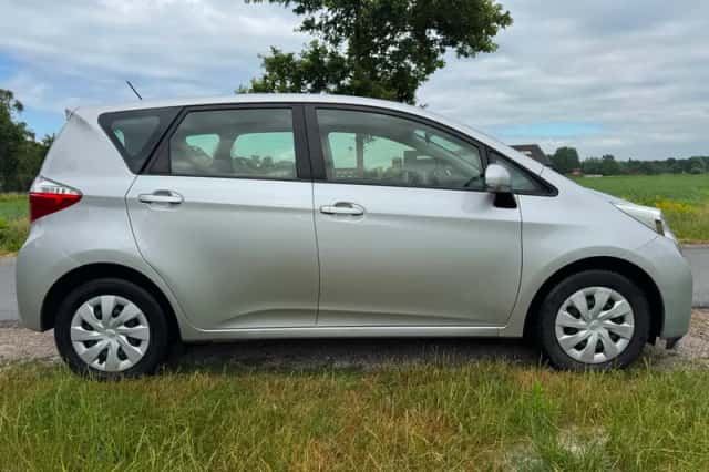 Toyota Verso S (2013) thumbnail 4