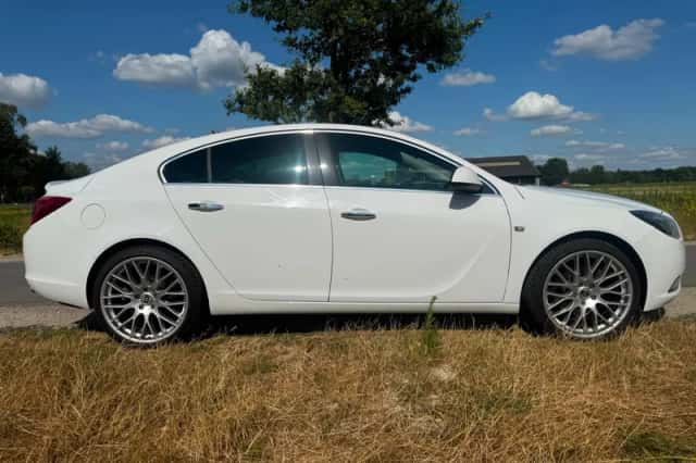 Opel Insignia (2011) thumbnail 4