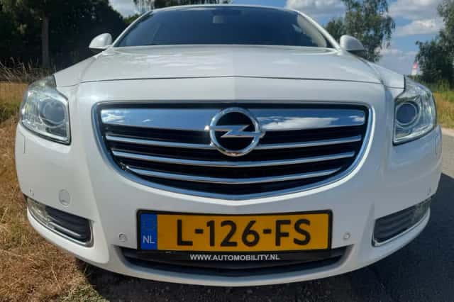 Opel Insignia (2011) thumbnail 5