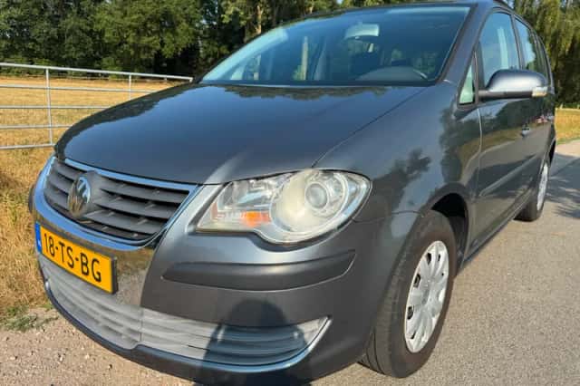 Volkswagen Touran (2007) thumbnail 1