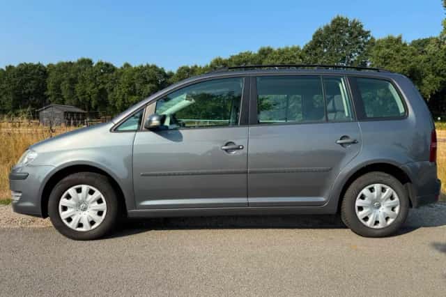 Volkswagen Touran (2007) thumbnail 3