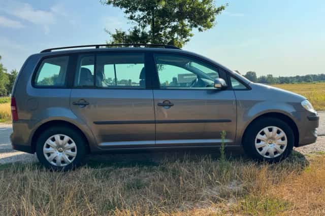 Volkswagen Touran (2007) thumbnail 4