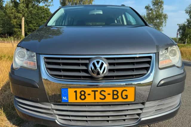 Volkswagen Touran (2007) thumbnail 5