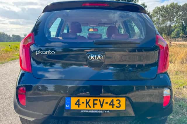 Kia Picanto (2013) thumbnail 6