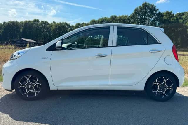 Kia Picanto (2016) thumbnail 3