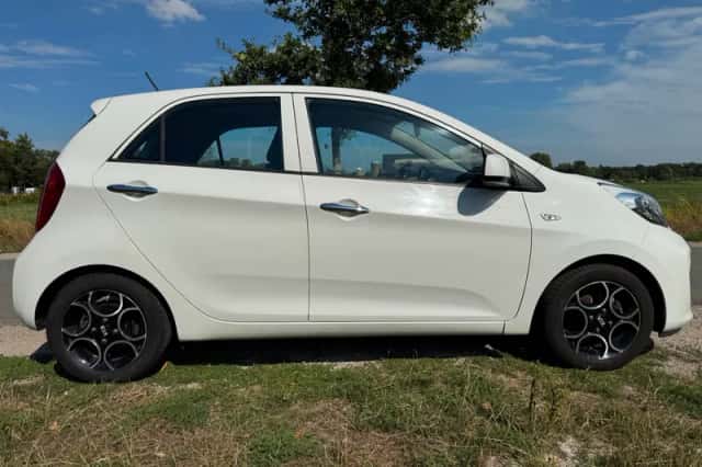 Kia Picanto (2016) thumbnail 4