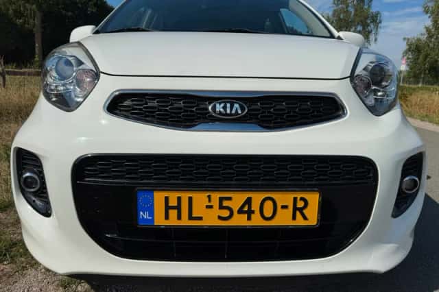 Kia Picanto (2016) thumbnail 5