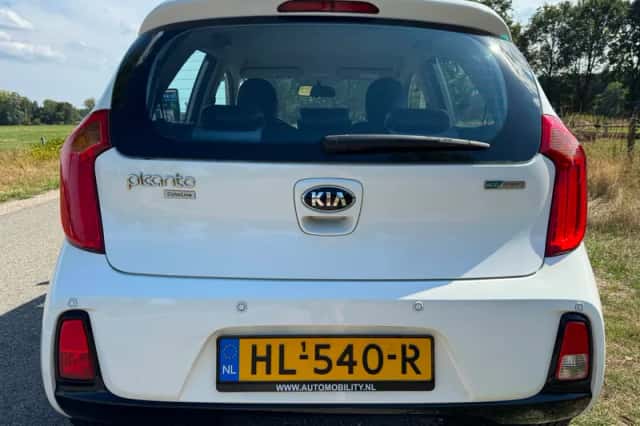 Kia Picanto (2016) thumbnail 6