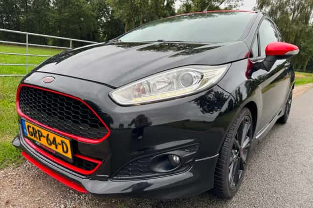 Ford Fiesta (2015) thumbnail 1