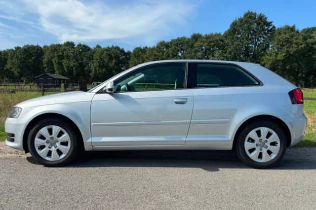Audi A3 (2011) thumbnail 3