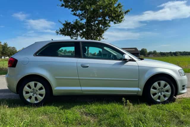 Audi A3 (2011) thumbnail 4