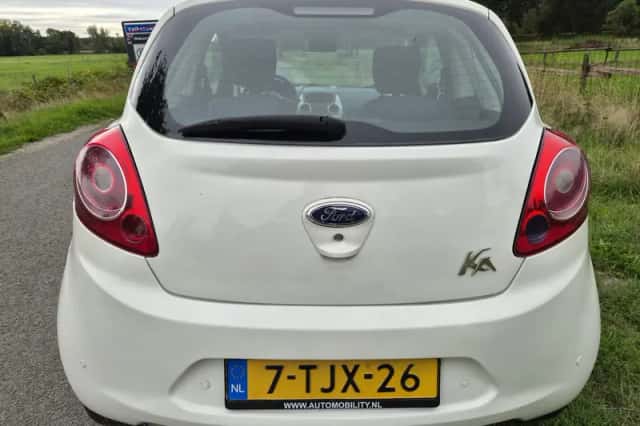 Ford Ka (2014) thumbnail 6