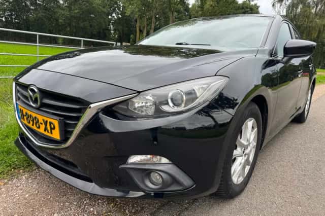 Mazda 3 (2015) thumbnail 1