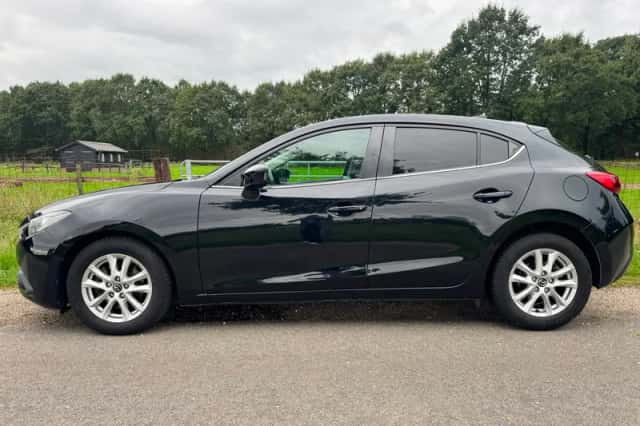 Mazda 3 (2015) thumbnail 3