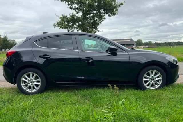 Mazda 3 (2015) thumbnail 4