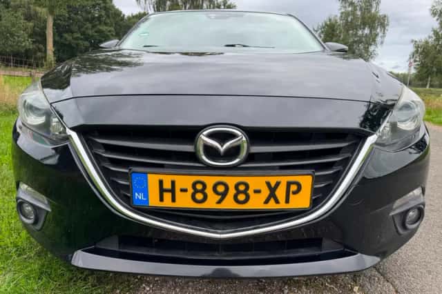 Mazda 3 (2015) thumbnail 5