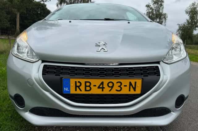 Peugeot 208 (2014) thumbnail 5