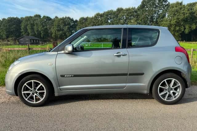 Suzuki Swift (2006) thumbnail 3