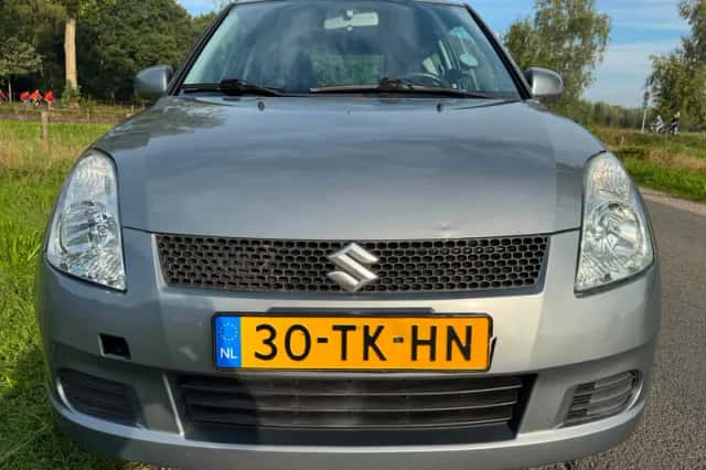 Suzuki Swift (2006) thumbnail 5