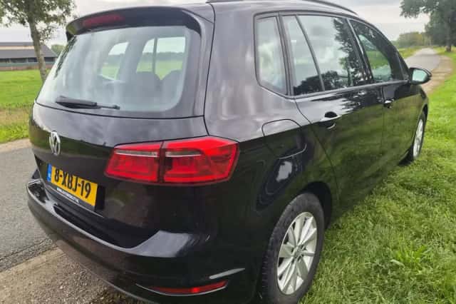 Volkswagen Golf Sportsvan (2014) thumbnail 2