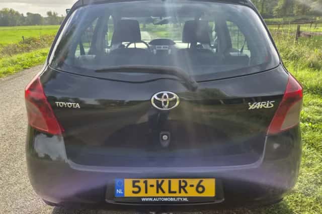 Toyota Yaris (2009) thumbnail 6