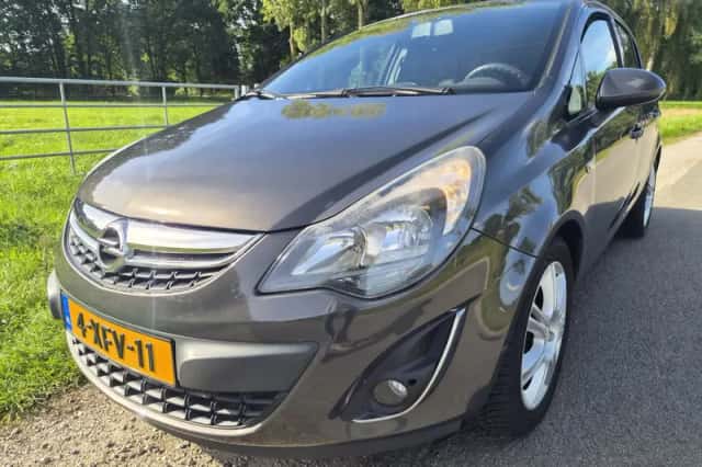 Opel Corsa (2014) thumbnail 1