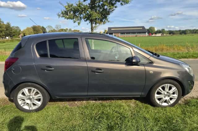 Opel Corsa (2014) thumbnail 4
