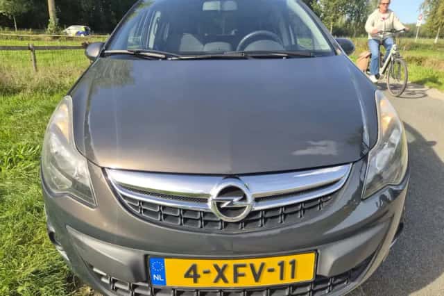 Opel Corsa (2014) thumbnail 5